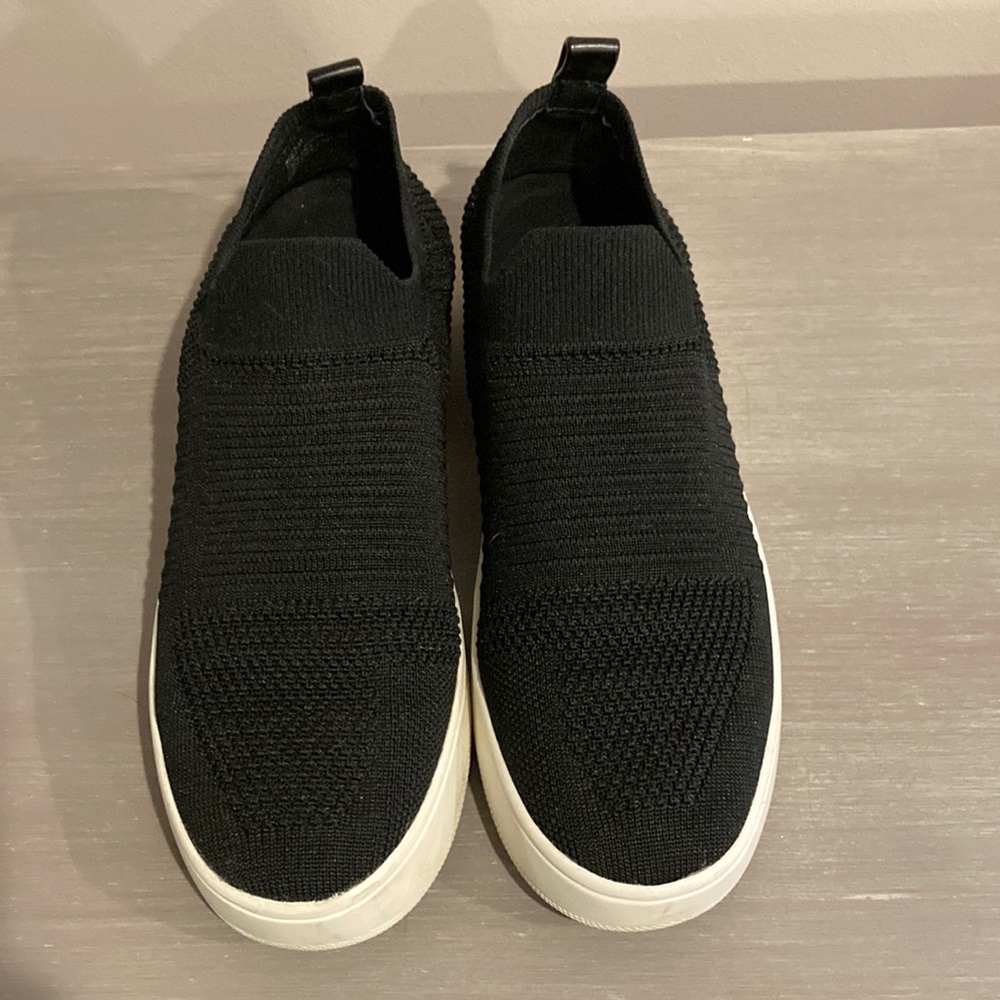 Women’s Steve Madden black slip on sneakers